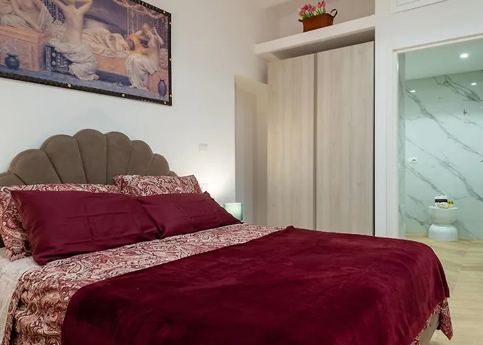 Vatican's Lion Apartment Rom